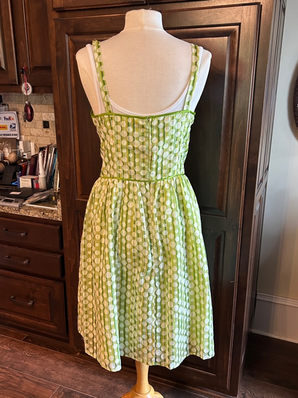 1980’s Robbie Bee Sz 14 Lime Green Polka Dot V-Neck Fit & Flare Dress - Picture 2 of 5
